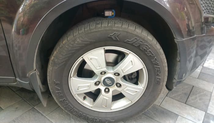 2014 Mahindra XUV500 W8, Diesel, Manual, 1,22,387 km, tyre