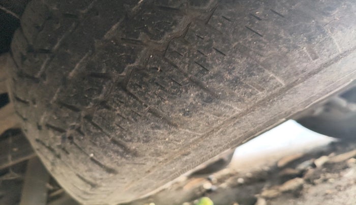 2011 Mahindra Xylo E6 BS-III, Diesel, Manual, 1,38,772 km, tyre