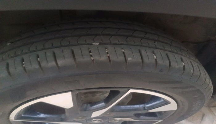 2022 Tata PUNCH CREATIVE  MT, Petrol, Manual, 23,193 km, tyre