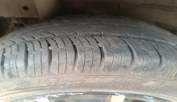 2018 Mahindra KUV 100 NXT K8 P 6 STR DUAL TONE, Petrol, Manual, 1,85,424 km, tyre