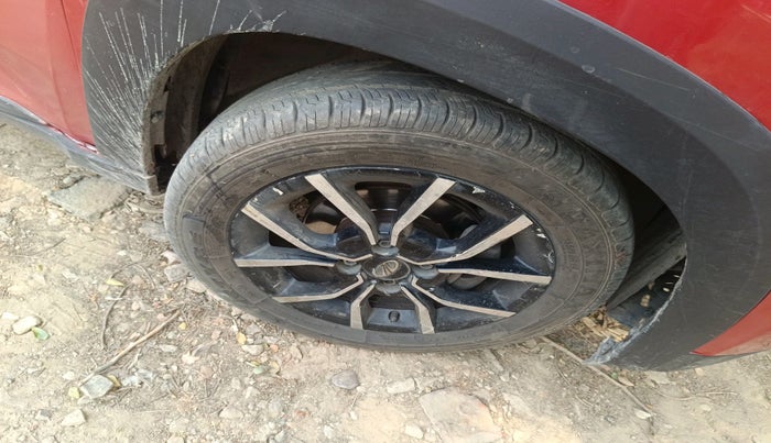 2018 Mahindra KUV 100 NXT K8 P 6 STR DUAL TONE, Petrol, Manual, 1,85,424 km, tyre