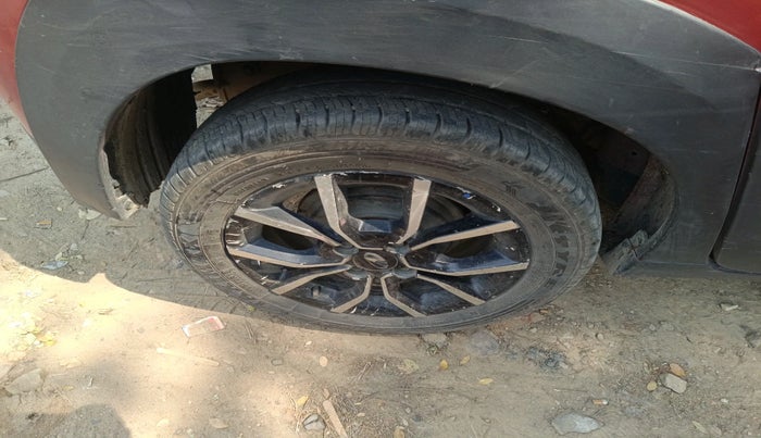 2018 Mahindra KUV 100 NXT K8 P 6 STR DUAL TONE, Petrol, Manual, 1,85,424 km, tyre