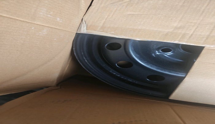 2022 Maruti Swift VXI, Petrol, Manual, 55,372 km, tyre