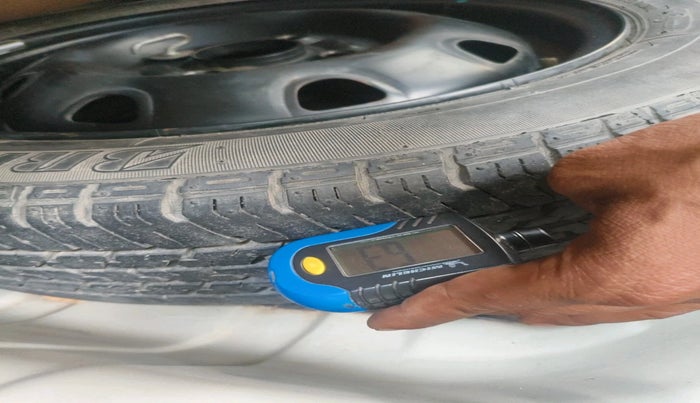 2014 Maruti Alto K10 VXI, Petrol, Manual, 14,589 km, tyre