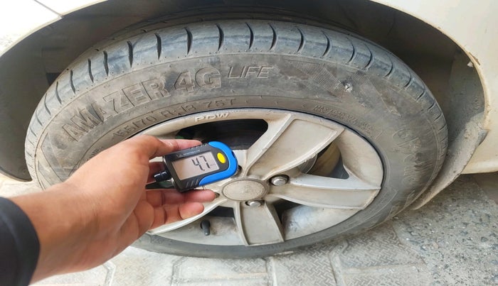 2011 Hyundai Santro Xing GLS, CNG, Manual, 1,70,458 km, tyre