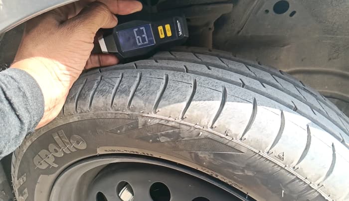 2015 Maruti Wagon R 1.0 VXI, CNG, Manual, 91,440 km, tyre