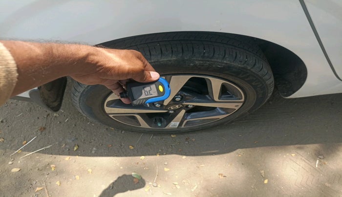 2022 Hyundai AURA SX 1.2 CNG, CNG, Manual, 9,478 km, tyre