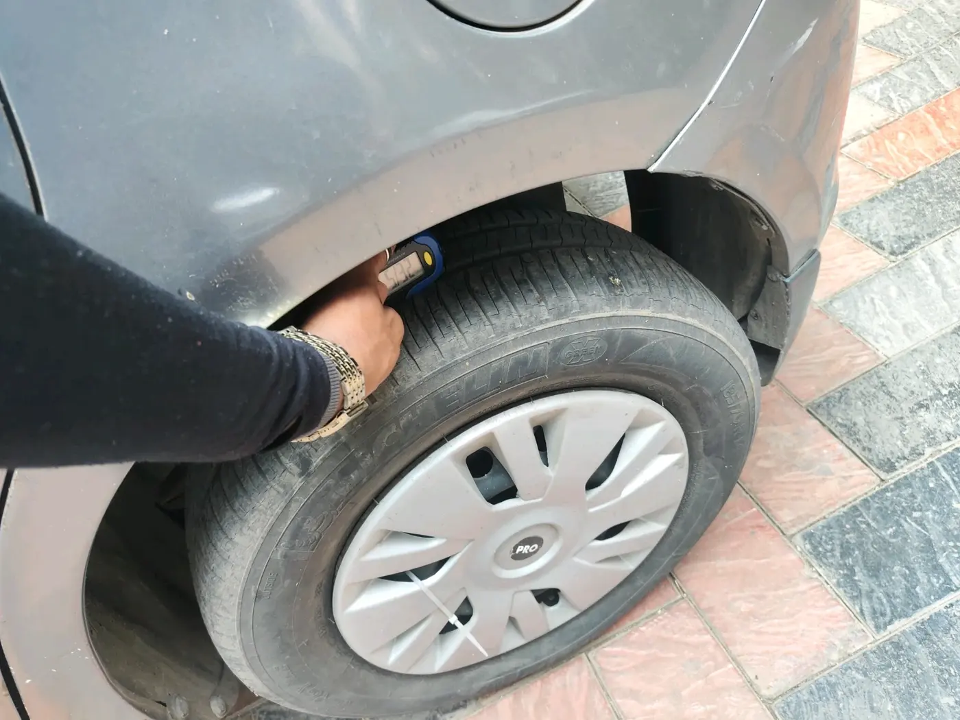 2013 Maruti Swift VXI, Petrol, Manual, 47,204 km, tyre