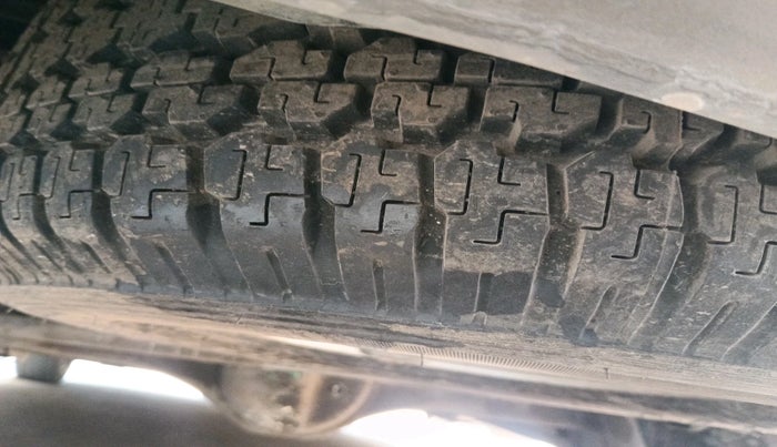 2017 Tata Hexa XT 4X2 7 STR, Diesel, Manual, 30,821 km, tyre