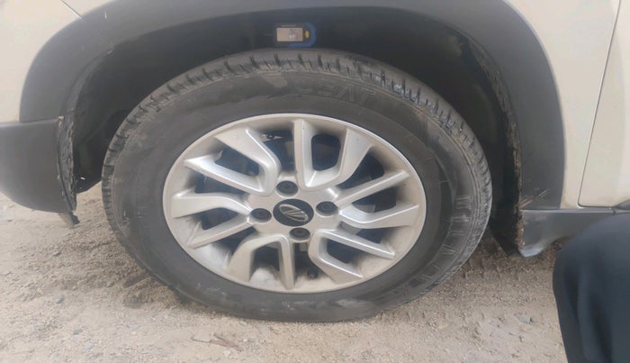 2017 Mahindra Kuv100 K6 D 6 STR, Diesel, Manual, 1,32,255 km, tyre