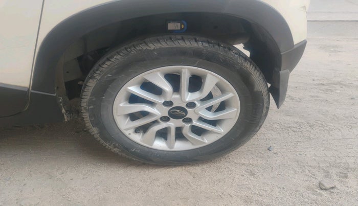 2017 Mahindra Kuv100 K6 D 6 STR, Diesel, Manual, 1,32,255 km, tyre