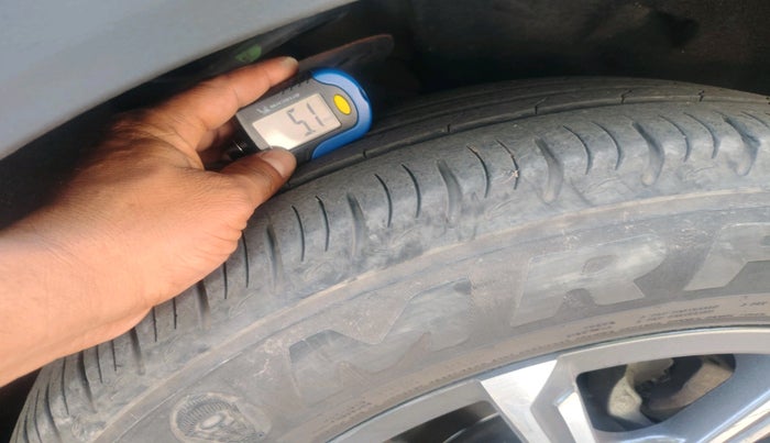 2023 Mahindra XUV700 AX 7 D AT 7 STR, Diesel, Automatic, 47,238 km, tyre