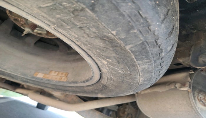 2016 Mahindra XUV500 W6 1.99, Diesel, Manual, 1,78,847 km, tyre