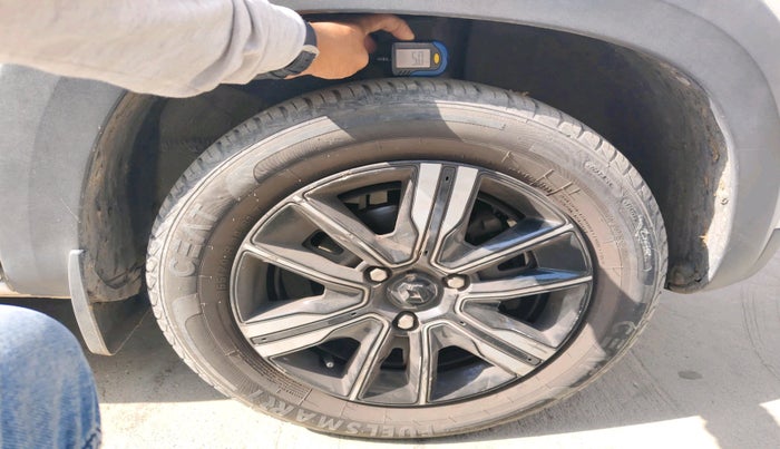 2023 Renault Kwid CLIMBER AMT 1.0, Petrol, Automatic, 23,757 km, tyre