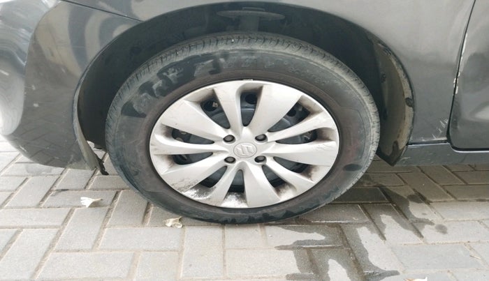2017 Maruti Baleno DELTA PETROL 1.2, Petrol, Manual, 1,13,959 km, tyre