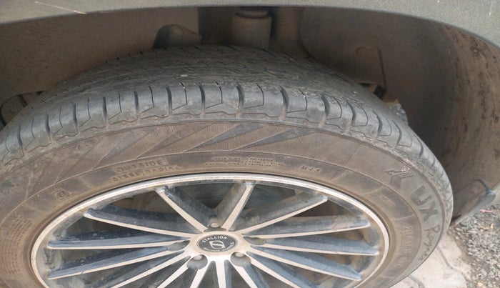 2022 Hyundai Creta EX 1.5 DIESEL, Diesel, Manual, 1,04,461 km, tyre