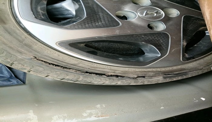 2022 Hyundai Verna S PLUS 1.5 VTVT, Petrol, Manual, 62,994 km, tyre