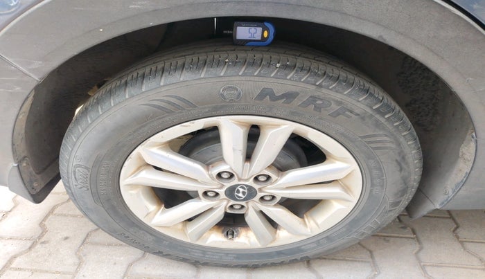 2016 Hyundai Creta SX 1.6 DIESEL, Diesel, Manual, 1,46,768 km, tyre