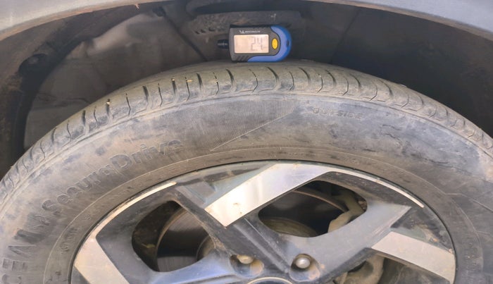 2019 Hyundai VENUE SX 1.0 TURBO, Petrol, Manual, 1,03,439 km, tyre