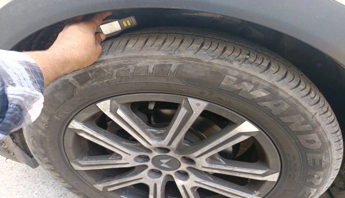 2021 Mahindra XUV700 AX 7 P AT 7 STR, Petrol, Automatic, 46,292 km, tyre