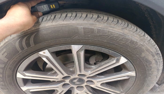 2021 Mahindra XUV700 AX 7 P AT 7 STR, Petrol, Automatic, 46,292 km, tyre