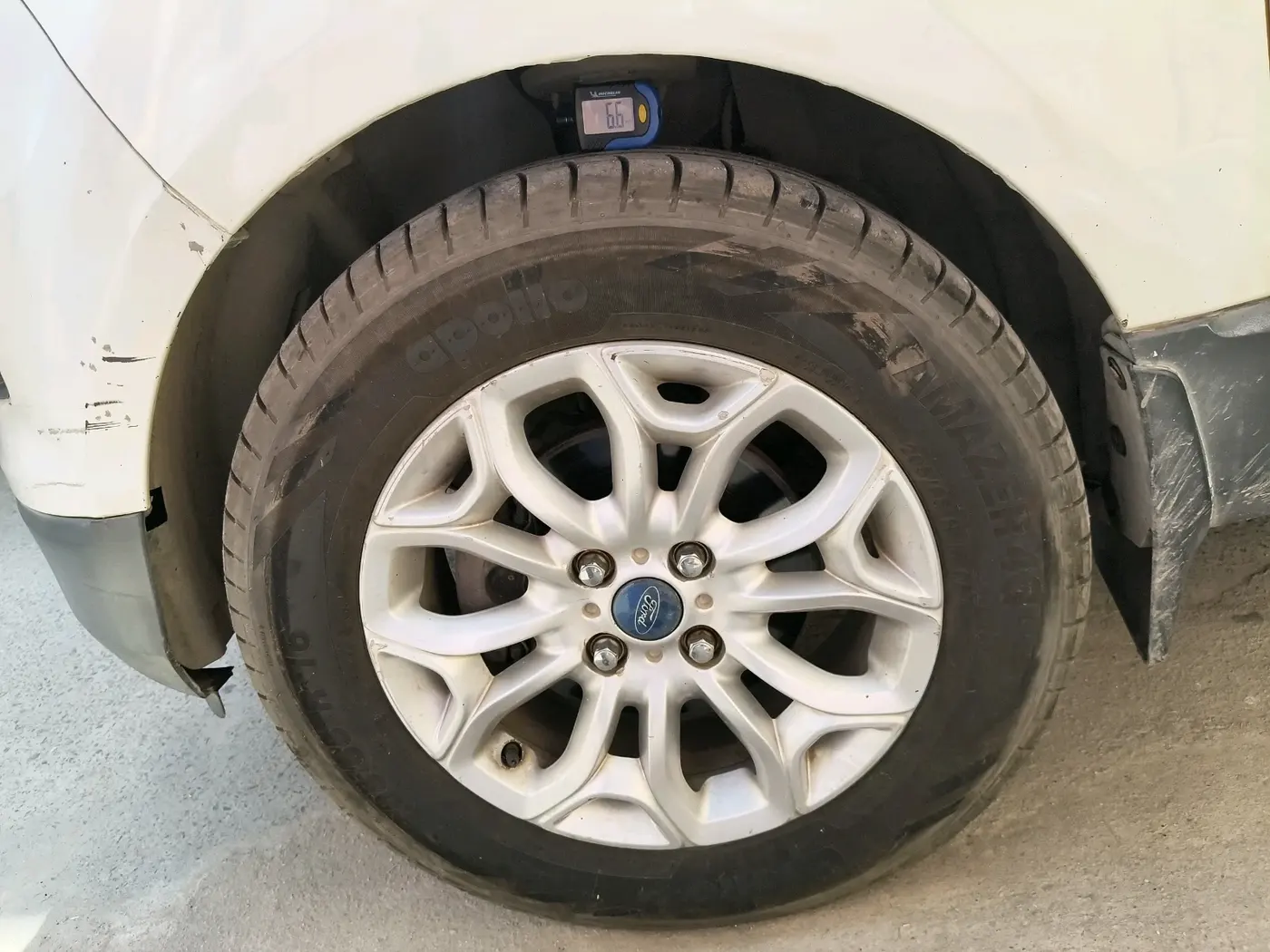 2014 Ford Ecosport TITANIUM 1.0L ECOBOOST, Petrol, Manual, 90,000 km, tyre