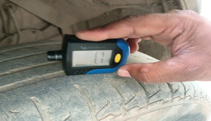 2016 Maruti Vitara Brezza ZDI, Diesel, Manual, 1,01,654 km, tyre