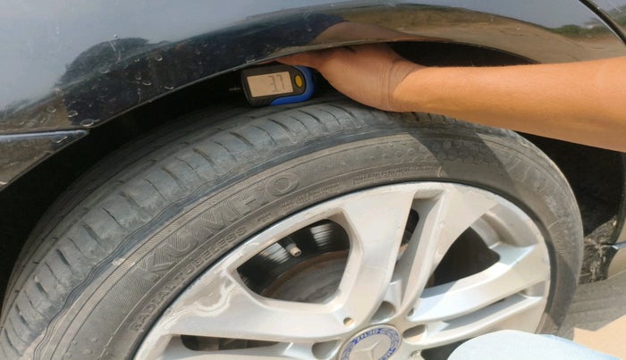 2013 Mercedes Benz C Class C250 CDI AT AVANTGARDE, Diesel, Automatic, 1,41,000 km, tyre