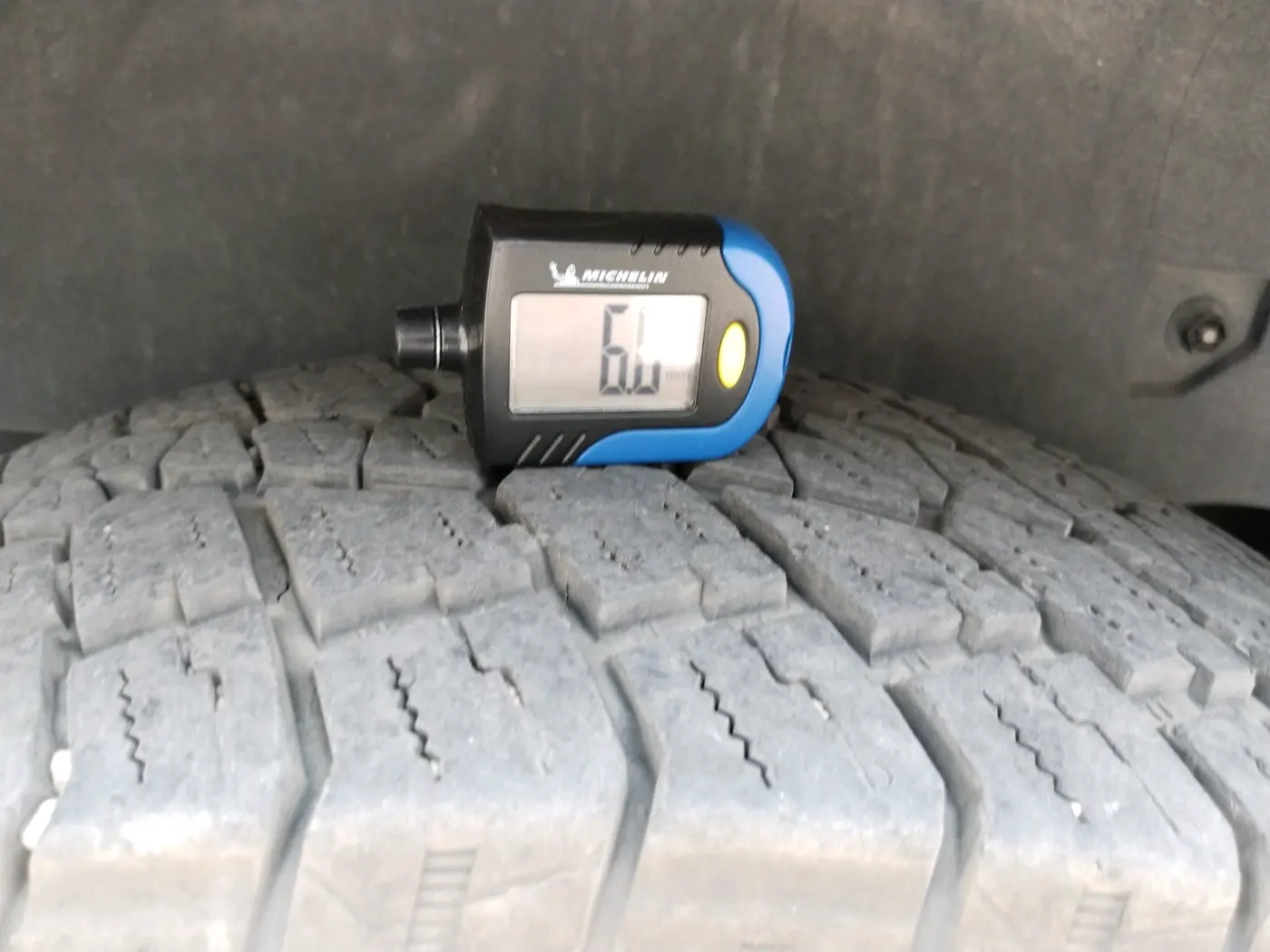 2024 Mahindra Thar LX P 2WD AT HT, Petrol, Automatic, 27,431 km, tyre