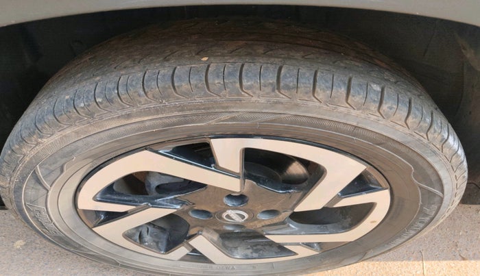 2023 Nissan MAGNITE XV PREMIUM, Petrol, Manual, 35,228 km, tyre