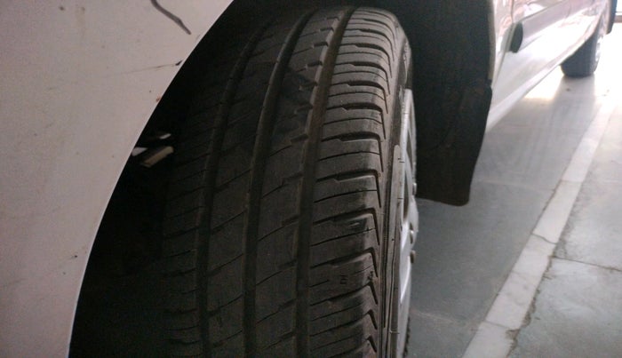 2011 Hyundai Santro Xing GL PLUS, Petrol, Manual, 1,59,427 km, tyre