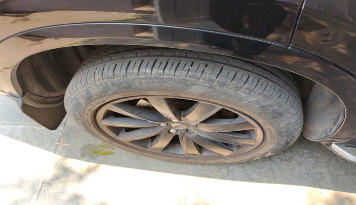 2016 Volvo XC 90 D5 Inscription, Diesel, Automatic, 1,27,079 km, tyre