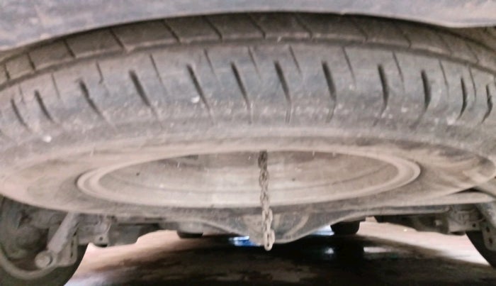 2017 Toyota Innova Crysta 2.4 VX 8 STR, Diesel, Manual, 69,520 km, tyre