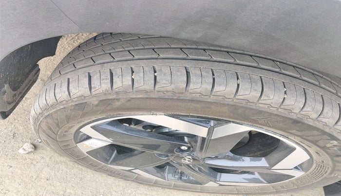 2026 Hyundai Creta 1.5 Turbo DCT King, Petrol, Automatic, 2,193 km, tyre