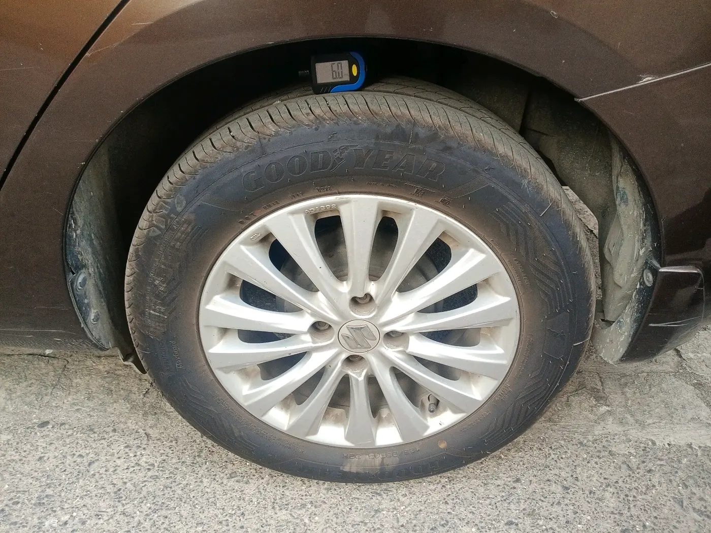 2015 Maruti Ciaz VXI+, Petrol, Manual, 1,39,693 km, tyre