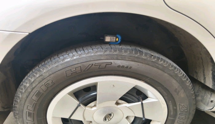 2017 Mahindra XUV500 W4, Diesel, Manual, 61,749 km, tyre