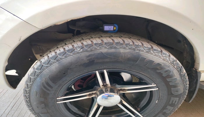 2015 Tata Safari Storme 2.2 EX 4X2, Diesel, Manual, 78,324 km, tyre