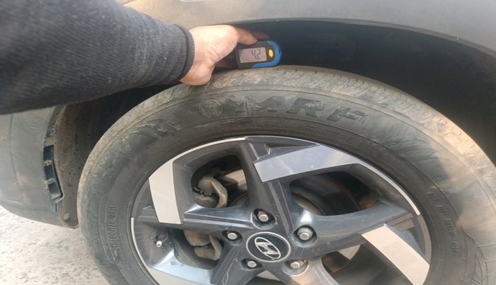 2021 Hyundai VENUE SX 1.5 CRDI, Diesel, Manual, 1,37,826 km, tyre