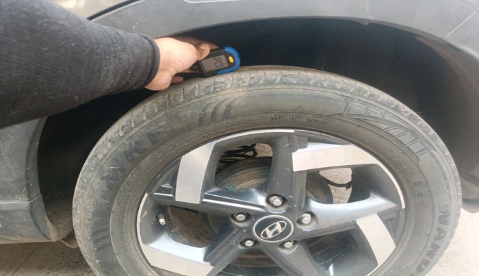 2021 Hyundai VENUE SX 1.5 CRDI, Diesel, Manual, 1,37,826 km, tyre