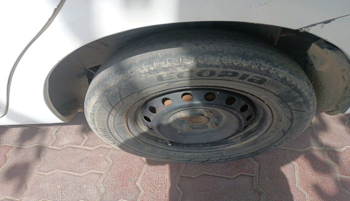 2012 Toyota Etios G, Petrol, Manual, 96,267 km, tyre