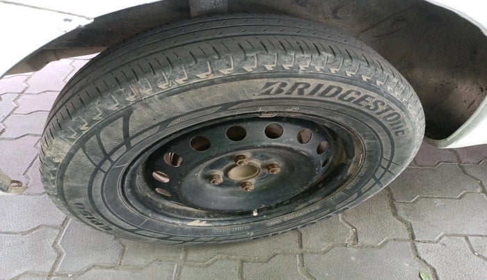 2012 Toyota Etios G, Petrol, Manual, 96,267 km, tyre