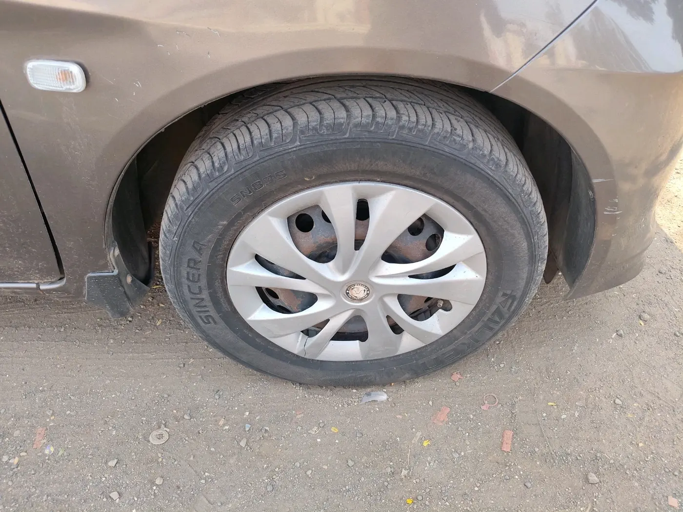 2013 Honda Amaze 1.2L I-VTEC S, CNG, Manual, 83,859 km, tyre