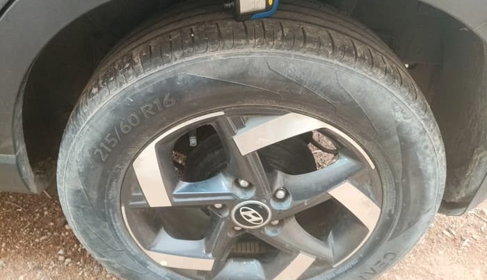2020 Hyundai VENUE SX 1.0 TURBO, Petrol, Manual, 32,756 km, tyre