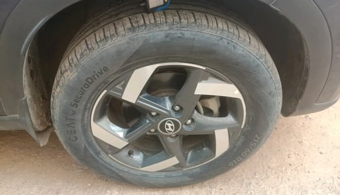 2020 Hyundai VENUE SX 1.0 TURBO, Petrol, Manual, 32,756 km, tyre