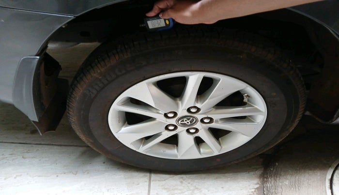 2018 Toyota Innova Crysta 2.4 VX 8 STR, Diesel, Manual, 66,196 km, tyre