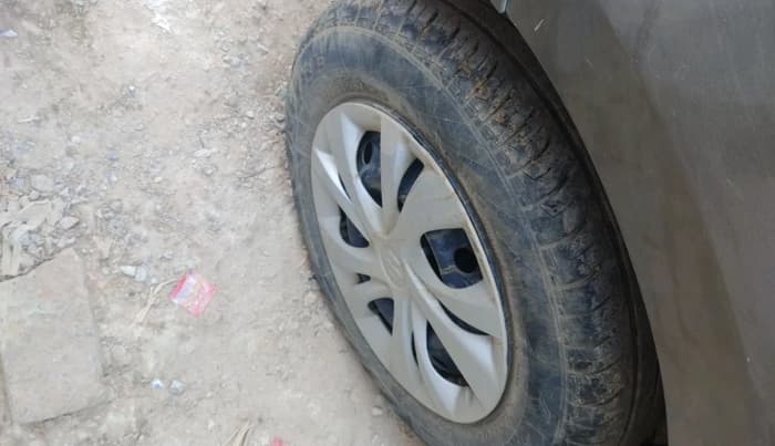 2022 Maruti Swift VXI, Petrol, Manual, 38,257 km, tyre