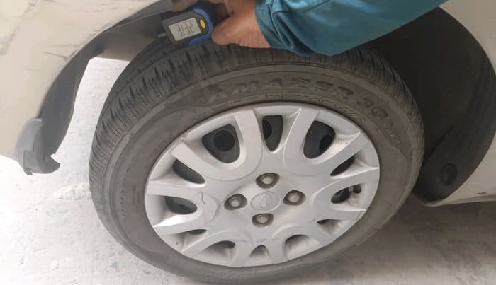 2011 Hyundai i20 MAGNA 1.2, Petrol, Manual, 68,006 km, tyre