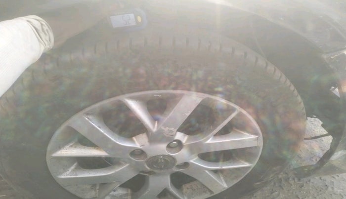 2015 Nissan Sunny XL DIESEL, Diesel, Manual, 1,02,691 km, tyre