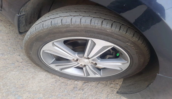 2019 Hyundai Verna 1.6 CRDI SX + AT, Diesel, Automatic, 78,148 km, tyre