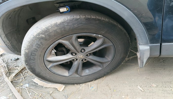 2019 Tata Harrier XZ 2.0L DARK EDITION, Diesel, Manual, 1,73,442 km, tyre